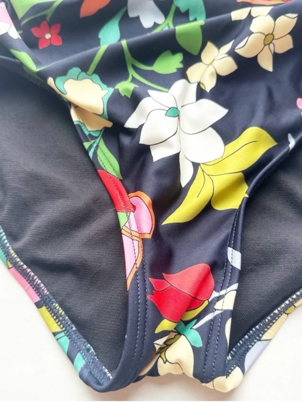 kate spade women’s Navy Floral Halter One-Piece Swimsuit EUC size M